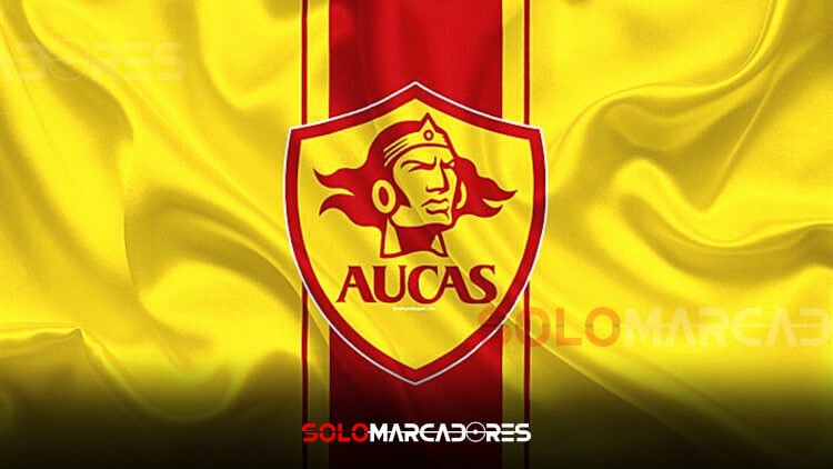 Aucas su nueva indumentaria para la temporada 2022