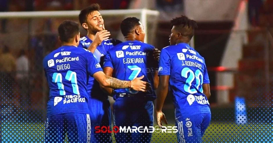 Emelec busca reforzar su equipo con un jugador de renombre antes de cerrar el mercado de transferencias.