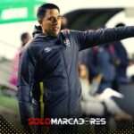 César Farías responde a los insultos