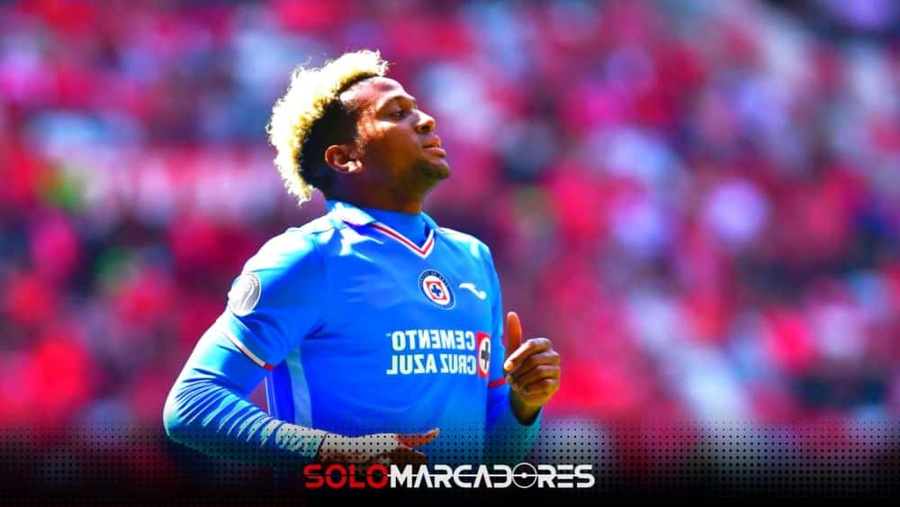 Michael Estrada y su sequía goleadora en el Cruz Azul