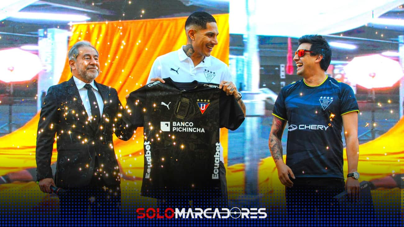 Paolo Guerrero y la nueva indumentaria de Liga Deportiva Universitaria de Quito revelados al público