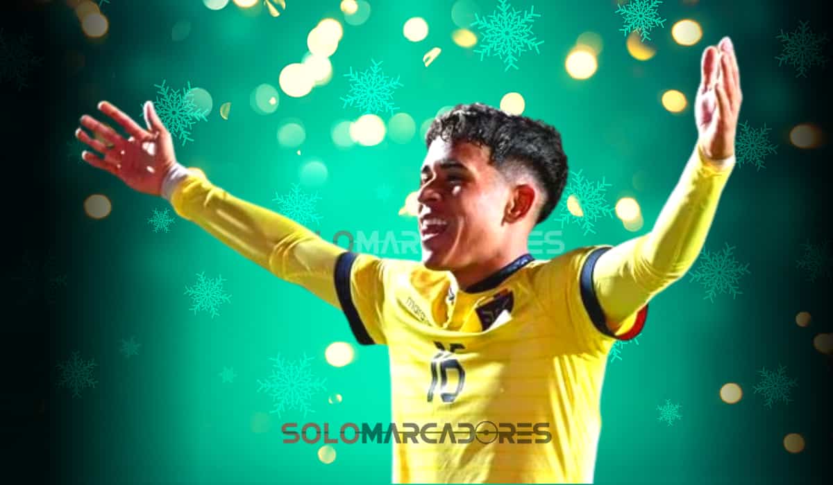 Kendry Páez De promesa del fútbol a Papá Noel en su comunidad (VIDEO)