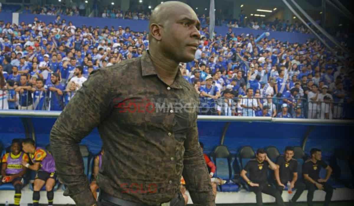 El Gran Gesto de Humildad de Segundo Castillo: Solidaridad en las Calles de Guayaquil 1 El Gran Gesto de Humildad de Segundo Castillo: Solidaridad en las Calles de Guayaquil