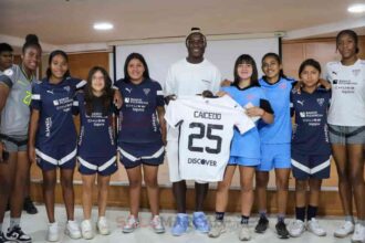 Moisés Caicedo: De Visitar a Independiente del Valle a Posar con la Camiseta de Liga de Quito