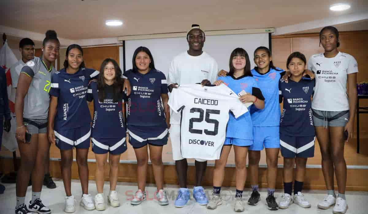 Moisés Caicedo: De Visitar a Independiente del Valle a Posar con la Camiseta de Liga de Quito