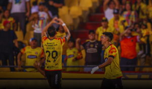 ¿Se repetirá la goleada? Liga de Quito va por todo contra Barcelona SC en el Rodrigo Paz Delgado