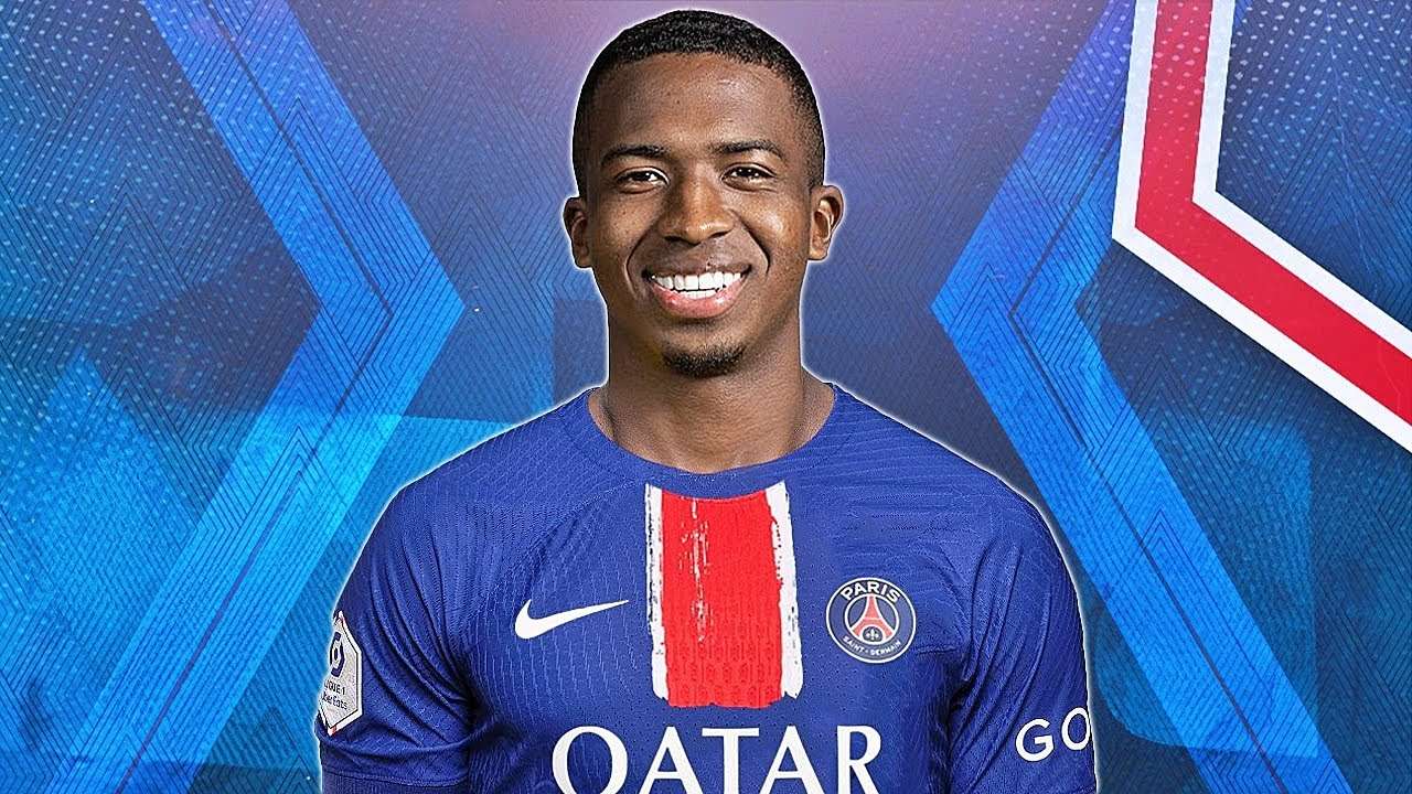 Willian Pacho brilla en el PSG, pero no todos en Francia lo valoran