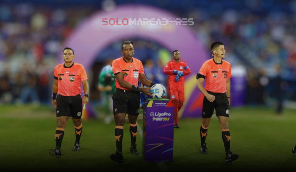 ¿Crisis en el Fútbol Ecuatoriano? Clubes Piden a FEF Intervención Urgente en Tarifas de Árbitros