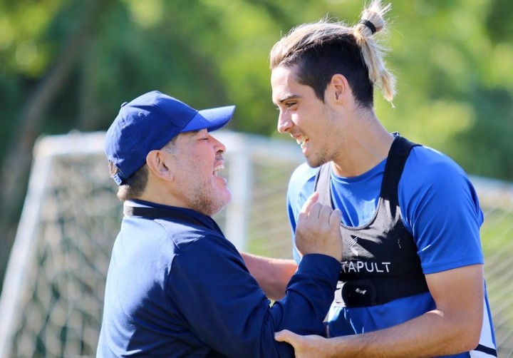 VIDEO |🔵⚫ ¡Independiente del Valle tiene nuevo goleador! Claudio Spinelli, dirigido por Maradona y estrella en Uruguay, promete goles y espectáculo