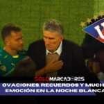 VIDEO |🏟️ ¡Edgardo Bauza regresó a la cancha de Liga de Quito! Ovaciones, recuerdos y mucha emoción en la Noche Blanca 3 Edgardo Bauza regresó a la cancha de Liga de Quito