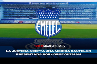El Estadio Capwell sigue siendo azul