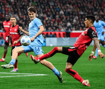 ¡Piero Hincapié sigue brillando en Alemania! Nueva asistencia con el Bayer Leverkusen