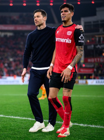 Real Madrid muestra interés en Piero Hincapié, defensor ecuatoriano del Bayer Leverkusen