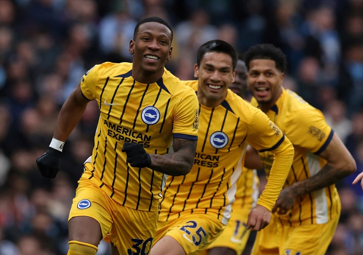 ¡Golazo de Pervis Estupiñán contra el Manchester City!