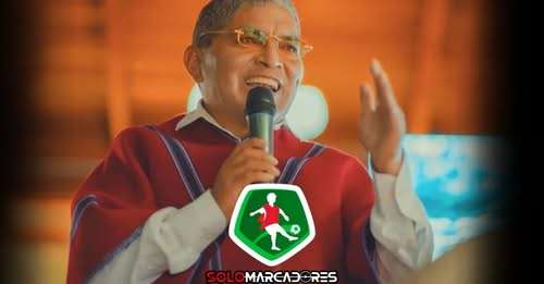 ¡Ya es ídolo nacional! El Doctor Luis Chango entra al estadio entre cánticos y ovación en Riobamba
