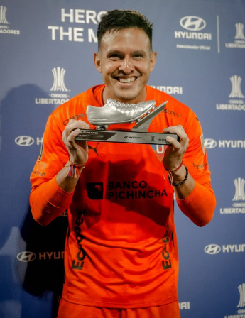 Dos ecuatorianos se cuelan en el 11 ideal de la Libertadores y dan de qué hablar