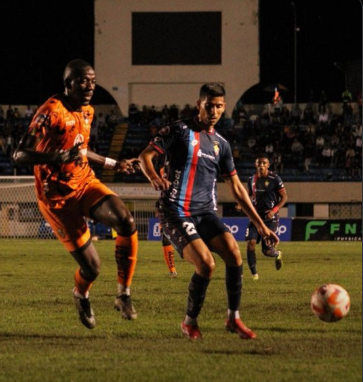 VIDEO |El Nacional sacude Loja y le da oxígeno al Turco Asad