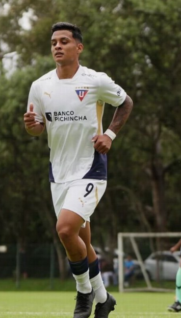 ¡Sorpresa en Liga de Quito! Michael Bermúdez regresa tras su aventura europea 2 ¡Sorpresa en Liga de Quito! Michael Bermúdez regresa tras su aventura europea