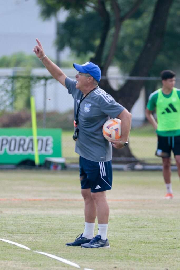 Un error que dolió: Emelec fue más, pero el Manta rescató un empate inesperado