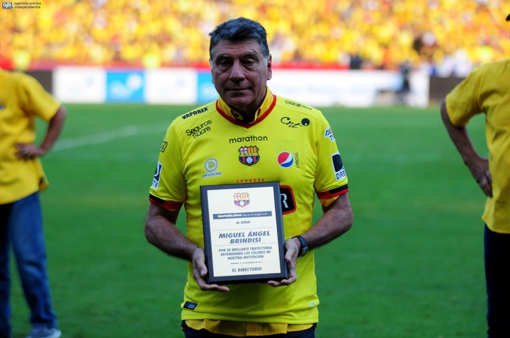 Miguel Brindisi regresa a casa: la leyenda del banquillo que marcó a Barcelona SC revive su historia en el Centenario 1 Miguel Brindisi regresa a casa: la leyenda del banquillo que marcó a Barcelona SC revive su historia en el Centenario