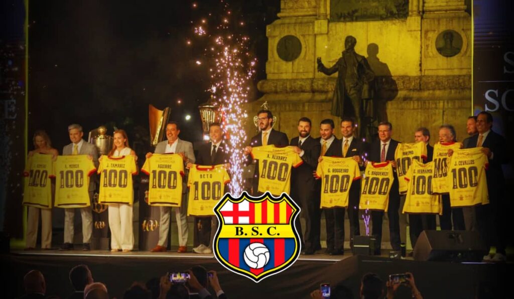 Barcelona SC rindió tributo a sus presidentes campeones