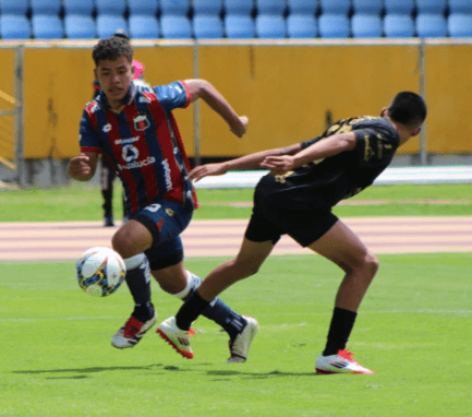 ¡Fiesta Chulla en el Atahualpa! Deportivo Quito impone respeto y lidera la Segunda Categoría