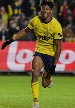 Kevin Rodríguez celebra en Bélgica: campeón con Union Saint-Gilloise, aunque sin jugar