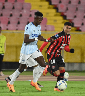 Universidad Católica no se relajó: cerró su grupo con autoridad y dejó fuera al Vitória