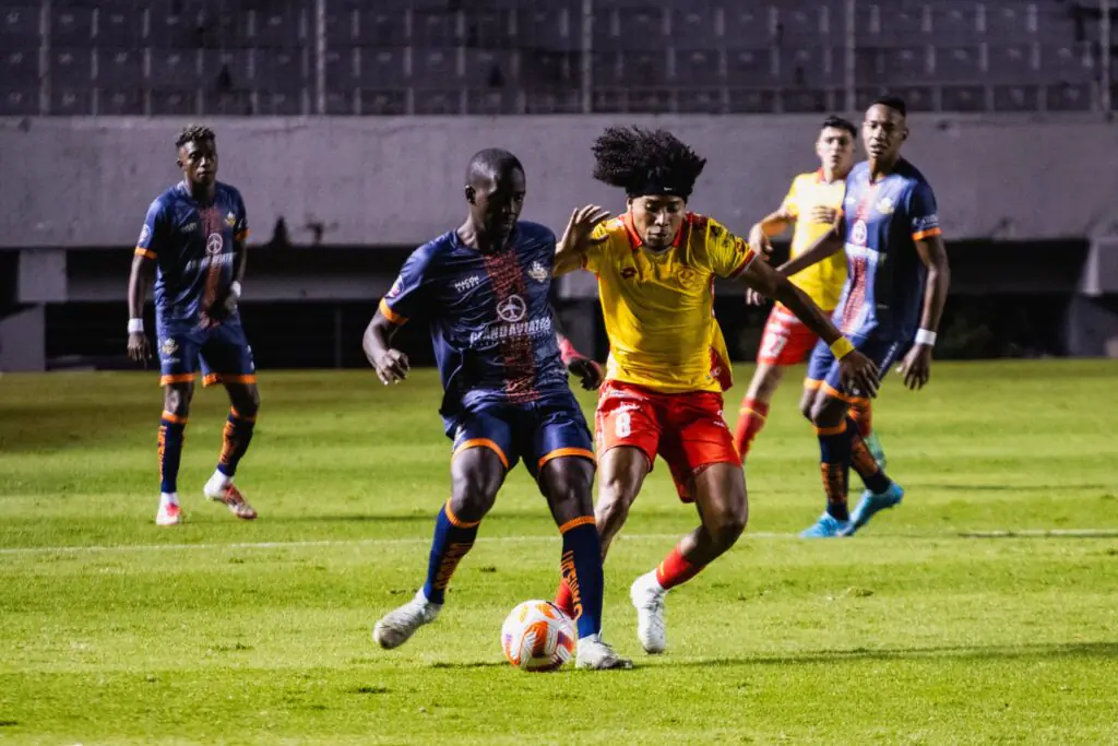 Aucas da un golpe que reacomoda la pelea por la etapa 1 Aucas da un golpe que reacomoda la pelea por la etapa