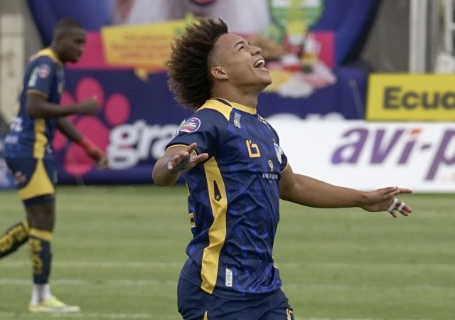 Erick Mendoza se soltó con un doblete y Delfín respira en la tabla 1 Erick Mendoza se soltó con un doblete y Delfín respira en la tabla