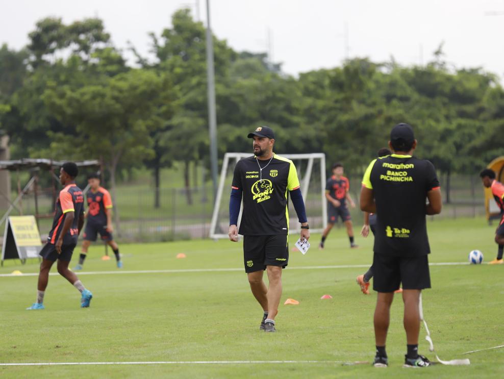 ¡Se derrumba el Castillo! Segundo Castillo deja Barcelona SC y un viejo conocido toma el timón