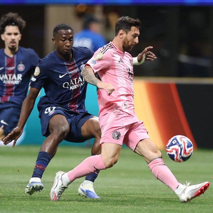 Willian Pacho agradece a los hinchas ecuatorianos: 'Siempre quiero representar bien al país'