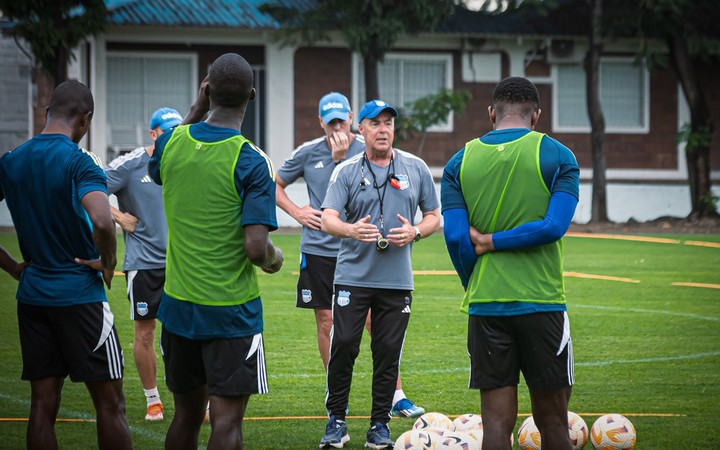 ¿Célico se juega su última carta? La alineación de Emelec ante Universidad Católica que podría cambiarlo todo 2 ¿Célico se juega su última carta? La alineación de Emelec ante Universidad Católica que podría cambiarlo todo