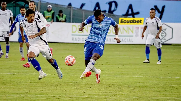 ¡Otra vez se le escapa! Emelec empata con Macará y sigue sin levantar en la LigaPro 1 ¡Otra vez se le escapa! Emelec empata con Macará y sigue sin levantar en la LigaPro