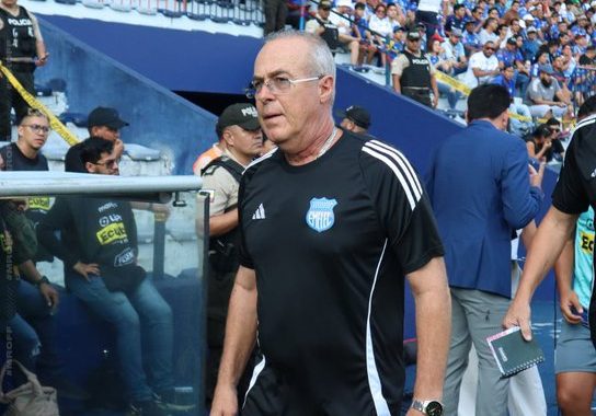 Jorge Célico deja Emelec en medio del caos