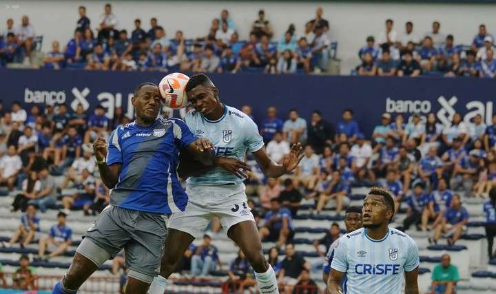 Universidad Católica vs Emelec : día, hora, árbitros y cómo verlo por TV