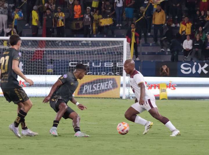 ¡Aucas se mete en la pelea! Triunfo clave ante Vinotinto lo pone en zona de hexagonal final 23 ¡Aucas se mete en la pelea! Triunfo clave ante Vinotinto lo pone en zona de hexagonal final