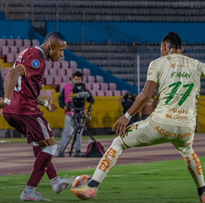 ¡Gol de altura! Orense sorprende a Vinotinto en Quito y sacude la tabla 1 Orense sorprende a Vinotinto