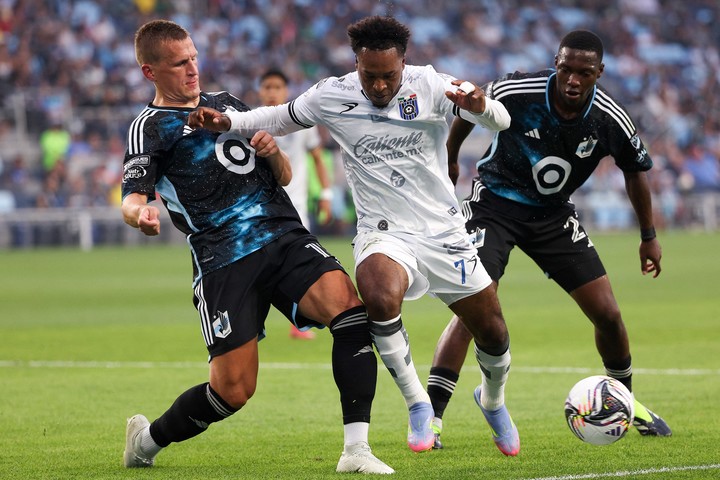 Golazo de Jhojan Julio