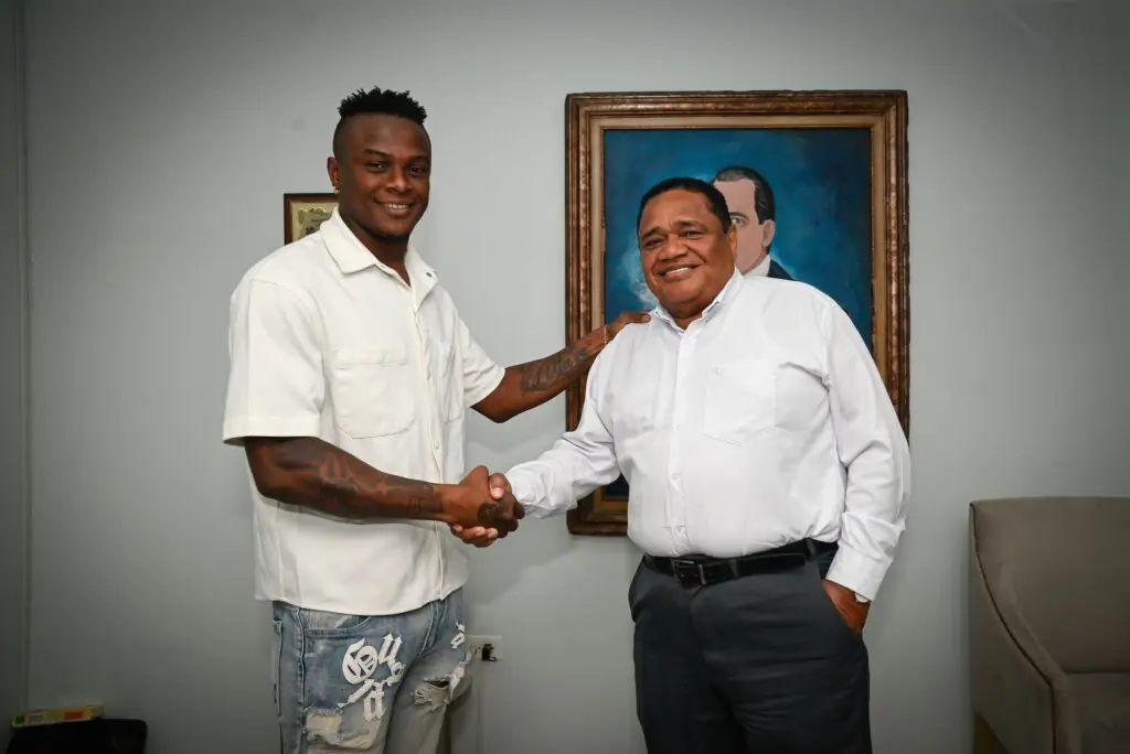 ¿Podrá jugar José Angulo en Emelec? La polémica cláusula que lo pone en jaque