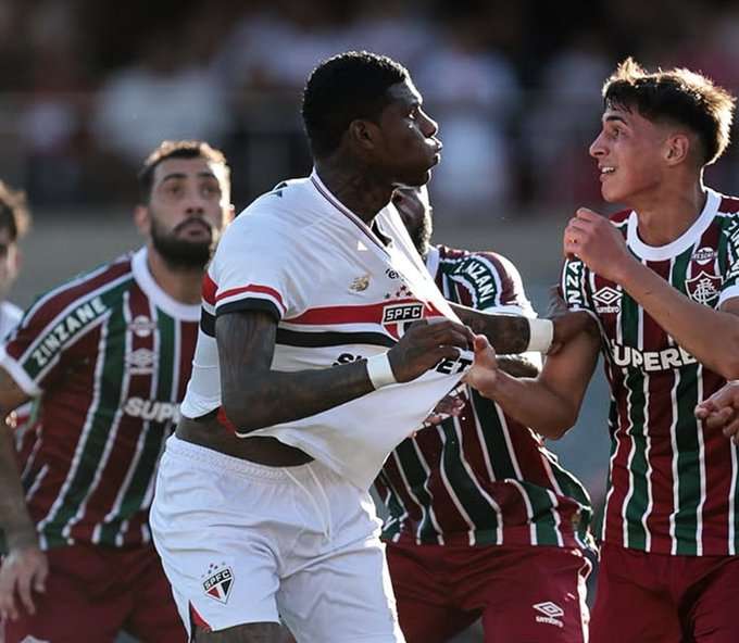 ¡El gol de un guerrero! Robert Arboleda revive al Sao Paulo con un cabezazo que vale oro en el Brasileirao 1 Robert Arboleda