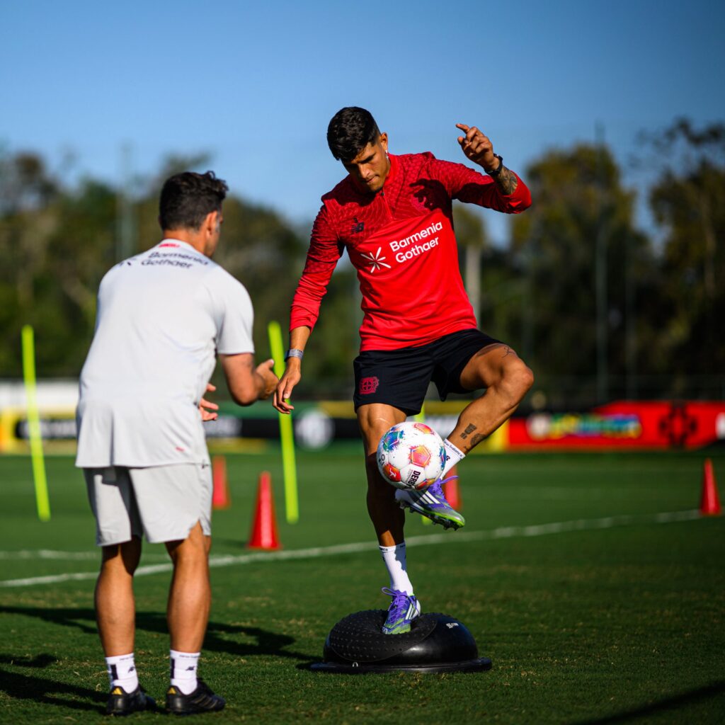 Piero Hincapié habla claro sobre su futuro y los rumores desde España