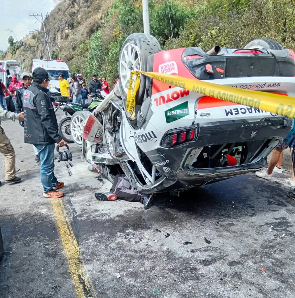 Fatal accidente en la Vuelta Automovilística al Ecuador: hay dos fallecidos y seis heridos 2 Fatal accidente en la Vuelta Automovilística al Ecuador: hay dos fallecidos y seis heridos