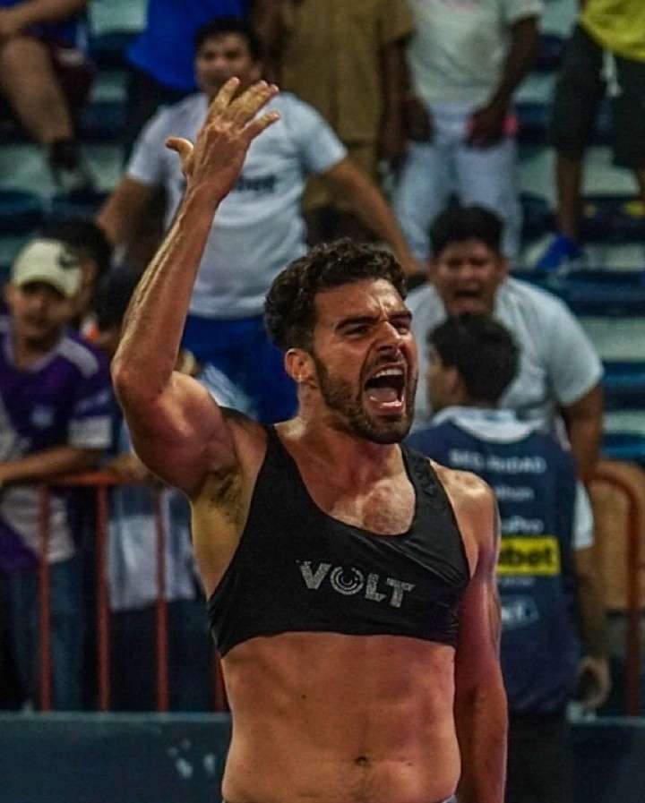 ¡El festejo que le costó caro a Emelec! Alexander González marcó un golazo y terminó sancionado