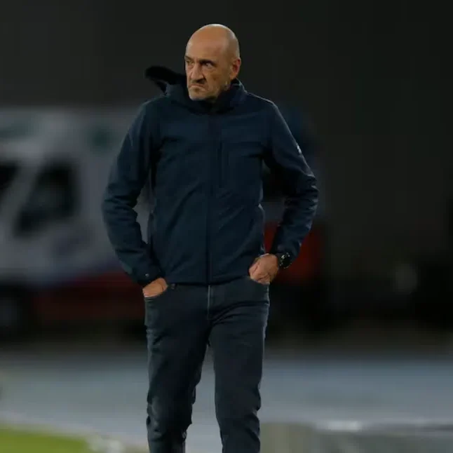 Emelec avanza con lo justo