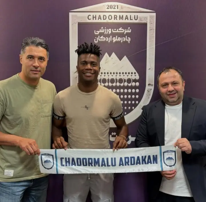 Renny Simisterra cambia de continente: del fútbol ecuatoriano al exótico desafío en Irán 1 Segundo Portocarrero renovó con el club iraní.