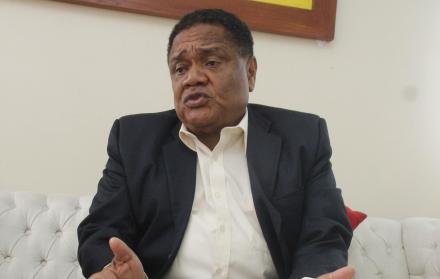 Jorge Guzmán denuncia saqueo