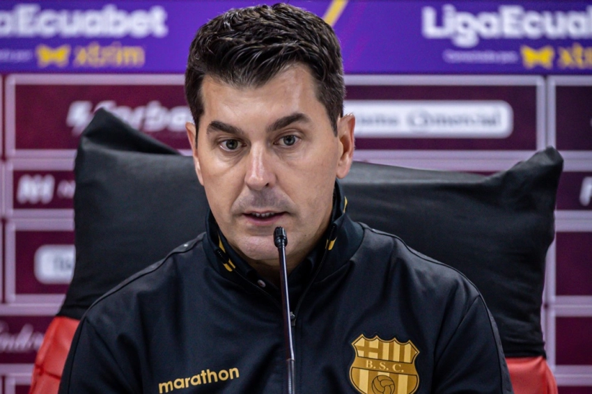 ¿Rescalvo acierta o se equivoca? La polémica defensa de su táctica contra Vinotinto 1 Rescalvo acierta o se equivoca