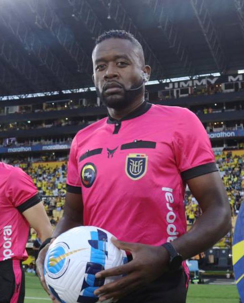 Lisandro Alzugaray arremetió contra el arbitraje