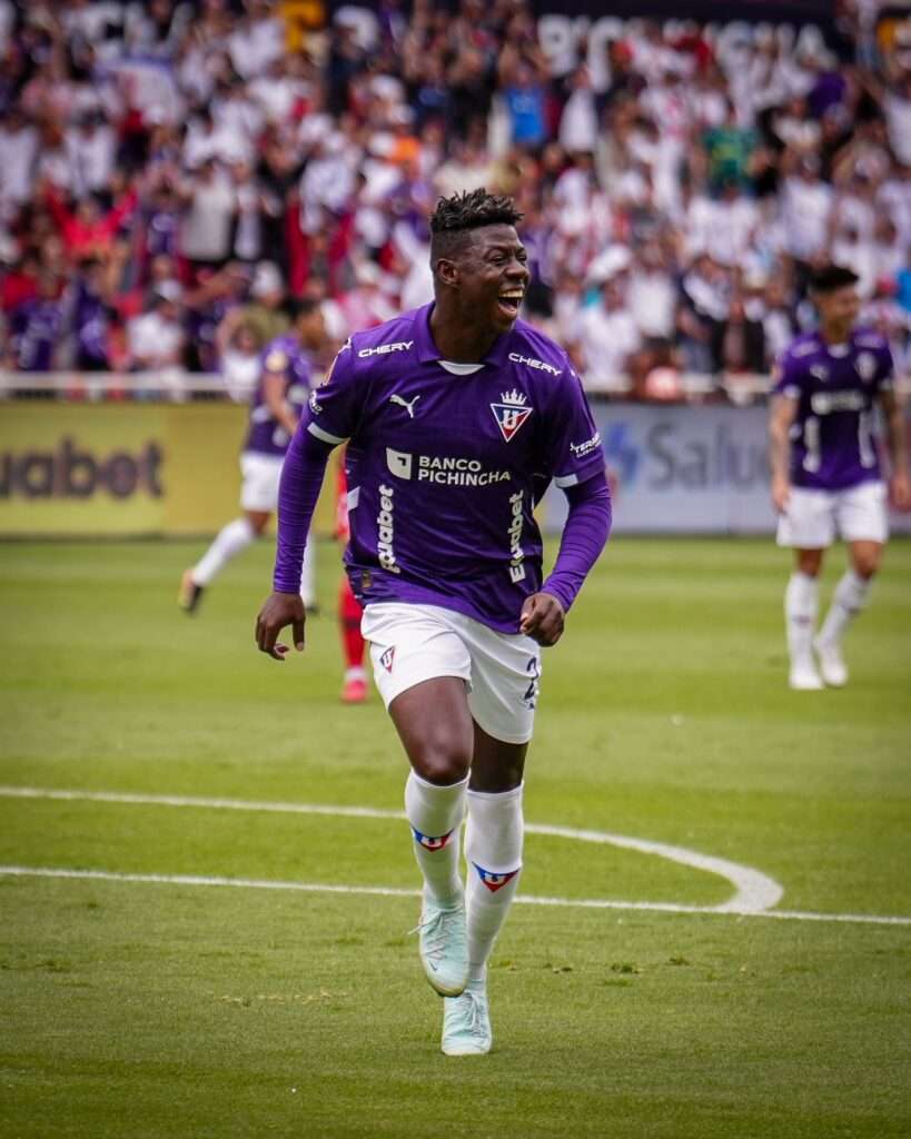 Liga de Quito se impone a Mushuc Runa y no se despega de Independiente del Valle